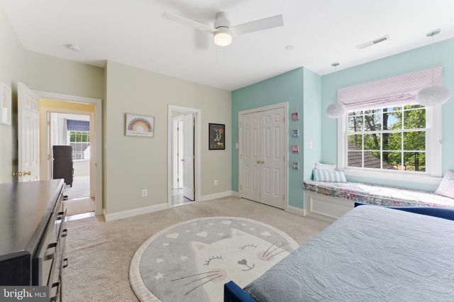 9889 CHAPEL BRIDGE ESTATES DR, Fairfax Station, VA 22039