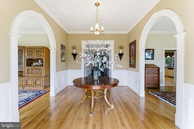 9889 CHAPEL BRIDGE ESTATES DR, Fairfax Station, VA 22039