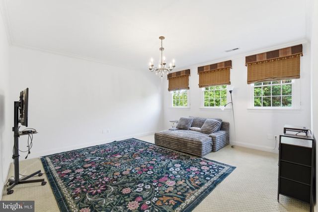 9889 CHAPEL BRIDGE ESTATES DR, Fairfax Station, VA 22039