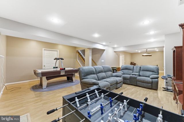 9889 CHAPEL BRIDGE ESTATES DR, Fairfax Station, VA 22039