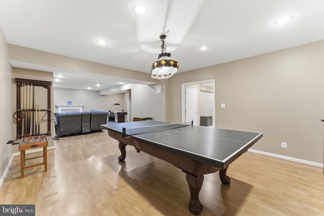9889 CHAPEL BRIDGE ESTATES DR, Fairfax Station, VA 22039