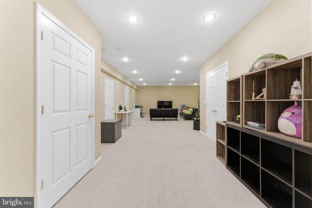 9889 CHAPEL BRIDGE ESTATES DR, Fairfax Station, VA 22039