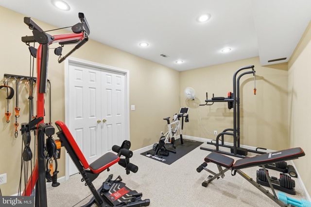 9889 CHAPEL BRIDGE ESTATES DR, Fairfax Station, VA 22039