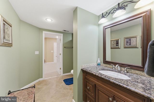 9889 CHAPEL BRIDGE ESTATES DR, Fairfax Station, VA 22039