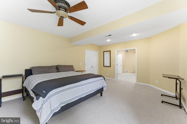 9889 CHAPEL BRIDGE ESTATES DR, Fairfax Station, VA 22039