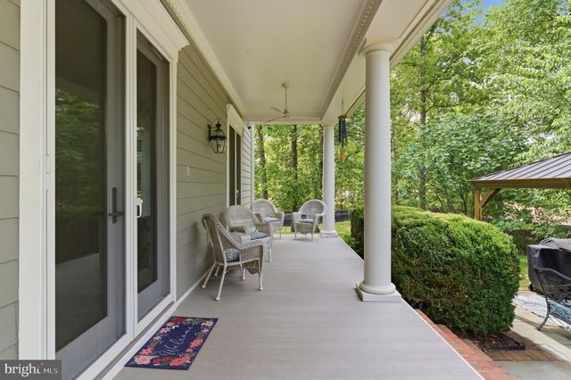 9889 CHAPEL BRIDGE ESTATES DR, Fairfax Station, VA 22039