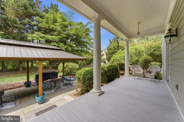 9889 CHAPEL BRIDGE ESTATES DR, Fairfax Station, VA 22039