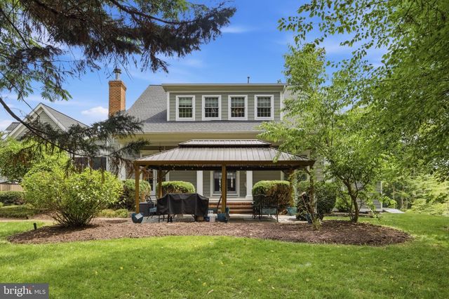 9889 CHAPEL BRIDGE ESTATES DR, Fairfax Station, VA 22039
