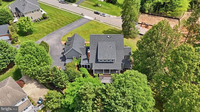 9889 CHAPEL BRIDGE ESTATES DR, Fairfax Station, VA 22039