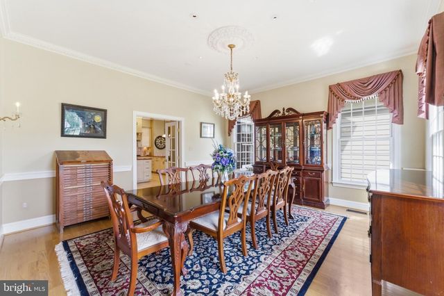 9889 CHAPEL BRIDGE ESTATES DR, Fairfax Station, VA 22039