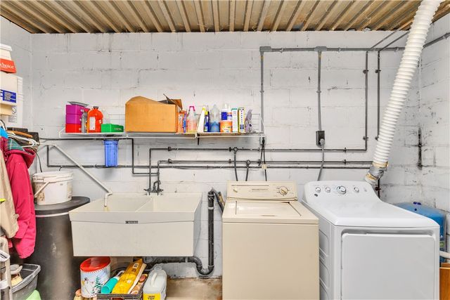 2637 Turkey Ridge Rd, Washington Twp, PA 15613