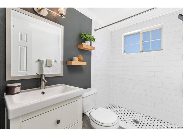 30 N Emerson St 302, Denver, CO 80218