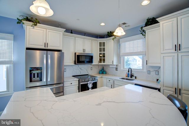 2811 BAY DR, Sparrows Point, MD 21219