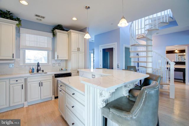 2811 BAY DR, Sparrows Point, MD 21219