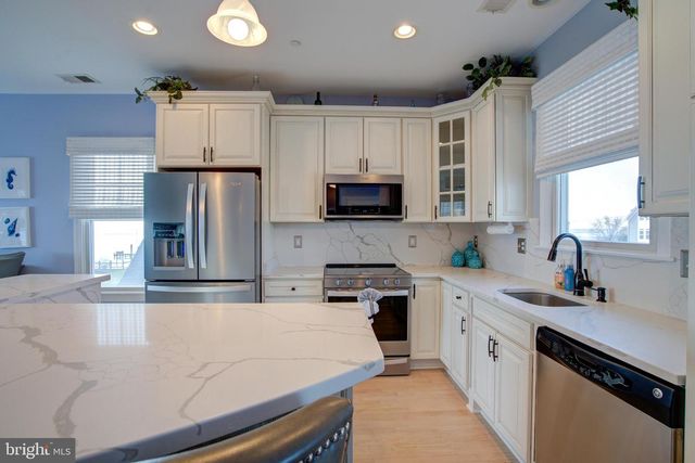 2811 BAY DR, Sparrows Point, MD 21219