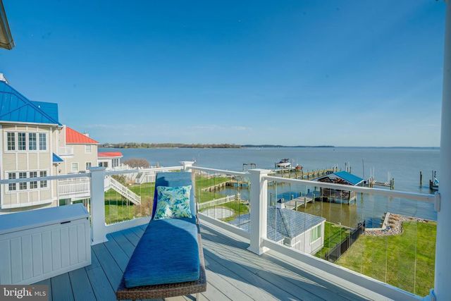 2811 BAY DR, Sparrows Point, MD 21219