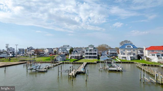2811 BAY DR, Sparrows Point, MD 21219