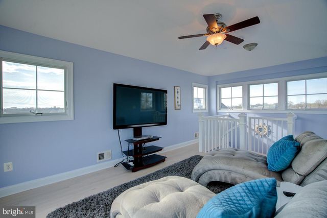 2811 BAY DR, Sparrows Point, MD 21219