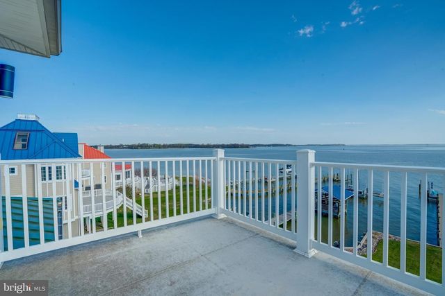 2811 BAY DR, Sparrows Point, MD 21219
