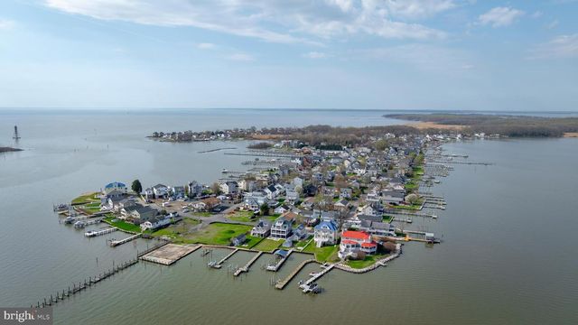 2811 BAY DR, Sparrows Point, MD 21219
