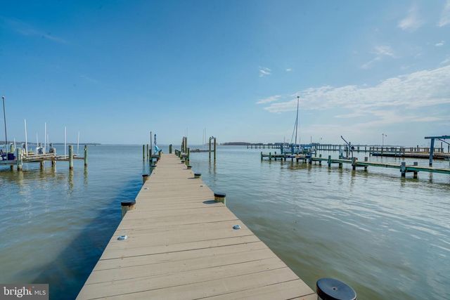 2811 BAY DR, Sparrows Point, MD 21219