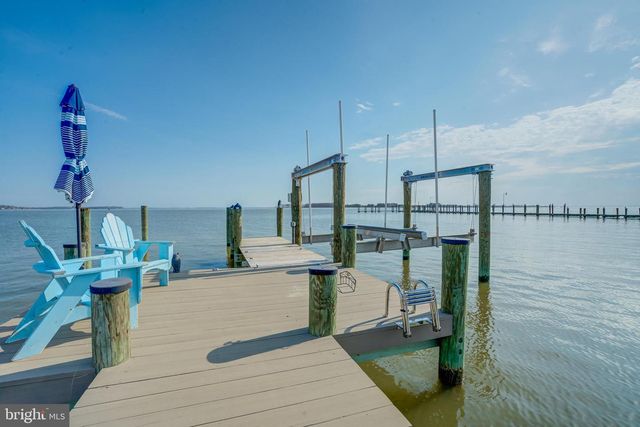 2811 BAY DR, Sparrows Point, MD 21219