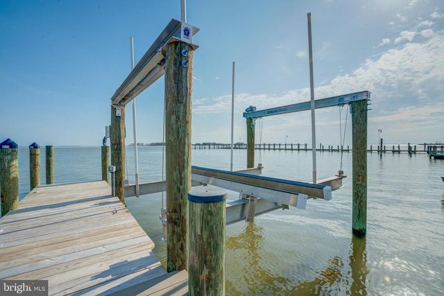 2811 BAY DR, Sparrows Point, MD 21219