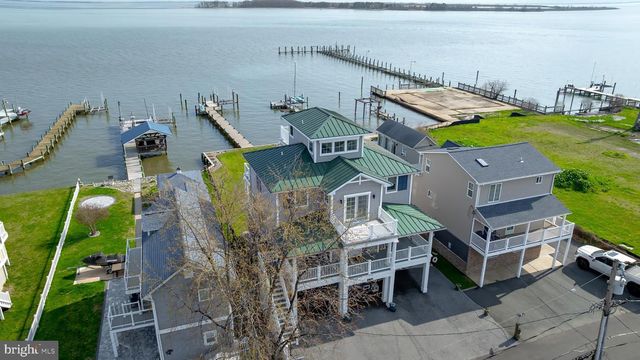2811 BAY DR, Sparrows Point, MD 21219
