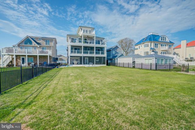 2811 BAY DR, Sparrows Point, MD 21219