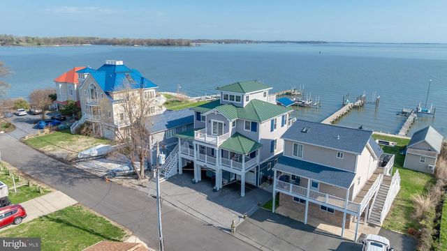2811 BAY DR, Sparrows Point, MD 21219