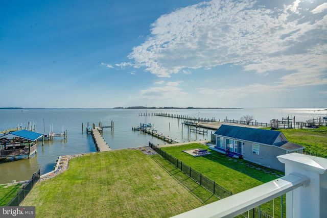 2811 BAY DR, Sparrows Point, MD 21219