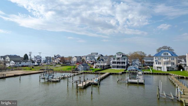 2811 BAY DR, Sparrows Point, MD 21219