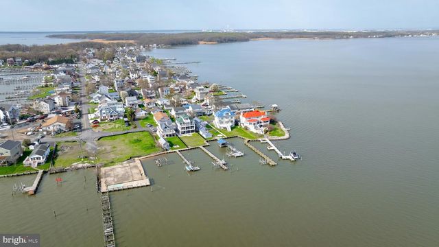 2811 BAY DR, Sparrows Point, MD 21219