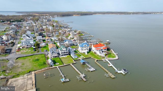 2811 BAY DR, Sparrows Point, MD 21219