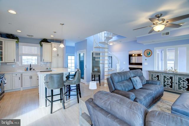 2811 BAY DR, Sparrows Point, MD 21219