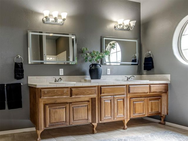 2275 Bradford Avenue, Newcastle, OK 73065