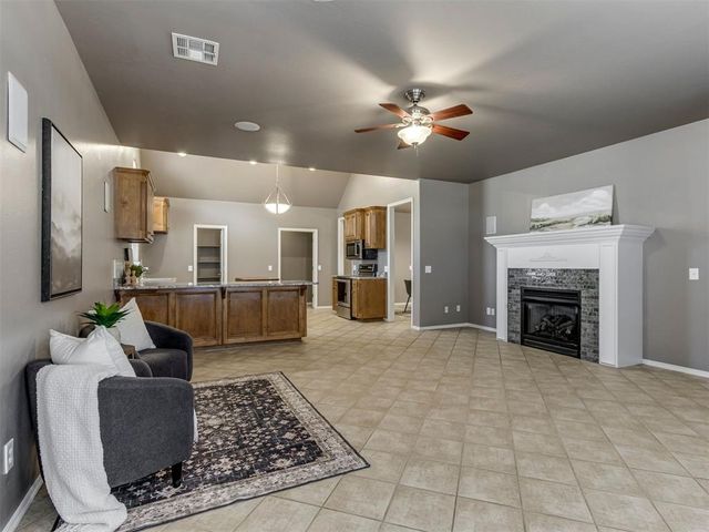 2275 Bradford Avenue, Newcastle, OK 73065