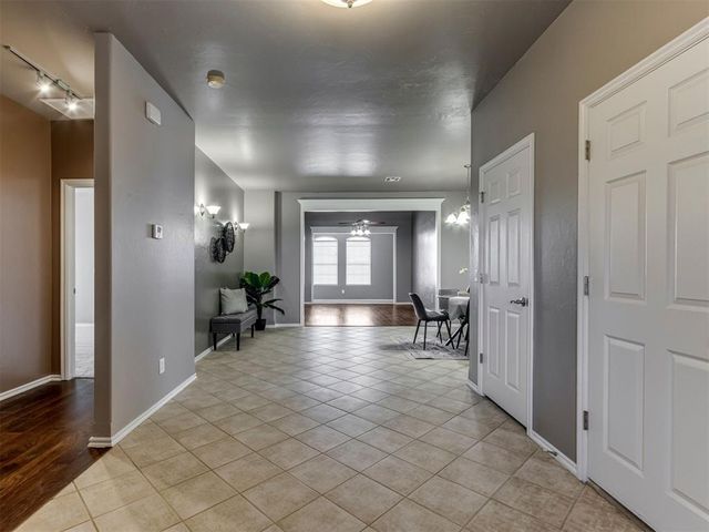 2275 Bradford Avenue, Newcastle, OK 73065