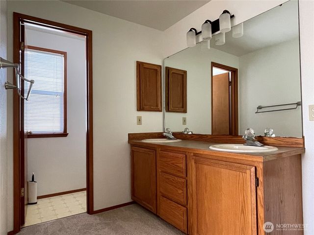 7016 Osprey Circle, Bremerton, WA 98312