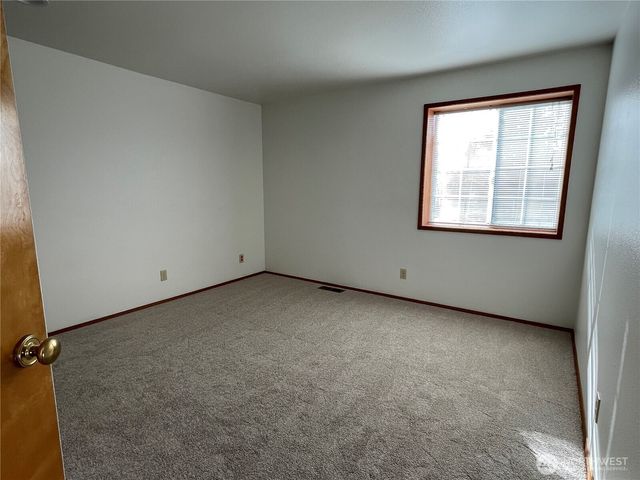 7016 Osprey Circle, Bremerton, WA 98312