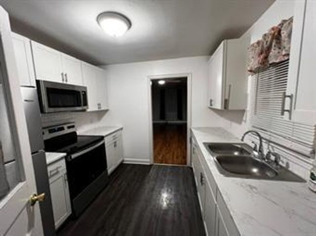 7800 E 86th Street, Kansas City, MO 64138
