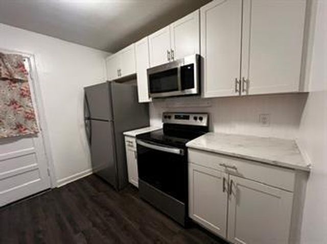 7800 E 86th Street, Kansas City, MO 64138