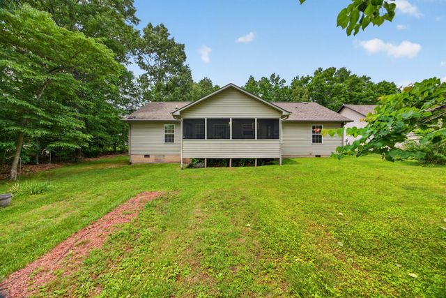 4024 Chica Rd, Crossville, TN 38572
