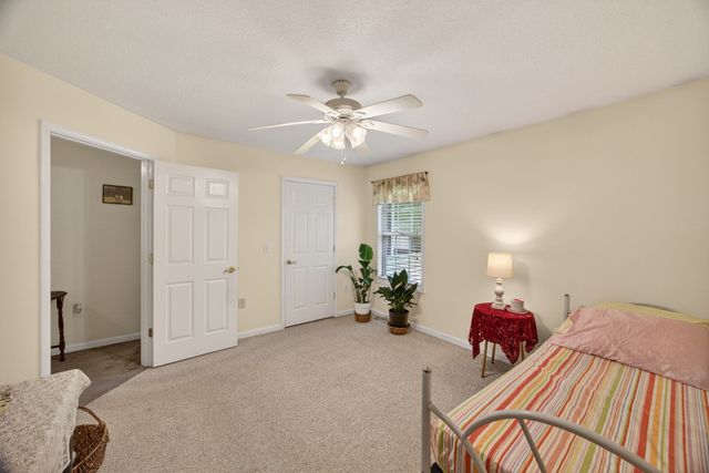4024 Chica Rd, Crossville, TN 38572