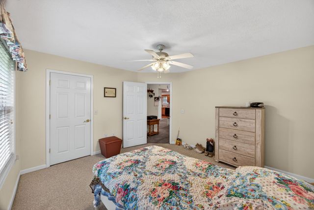 4024 Chica Rd, Crossville, TN 38572