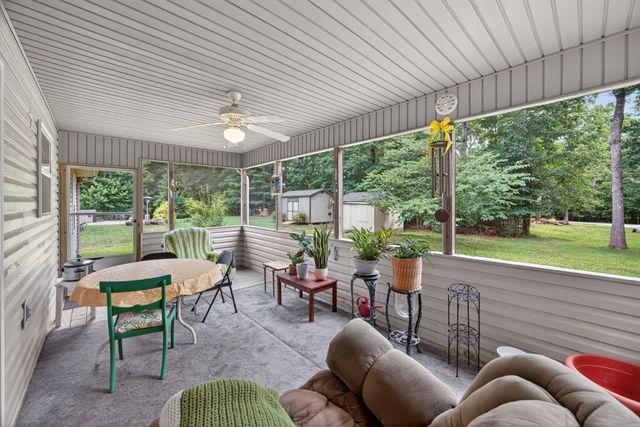 4024 Chica Rd, Crossville, TN 38572