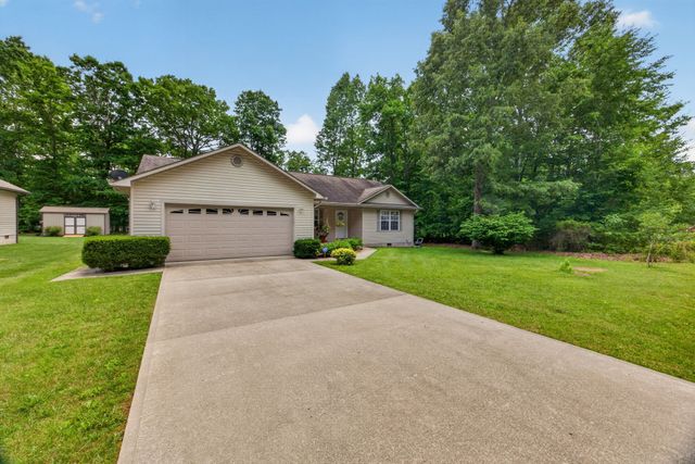 4024 Chica Rd, Crossville, TN 38572