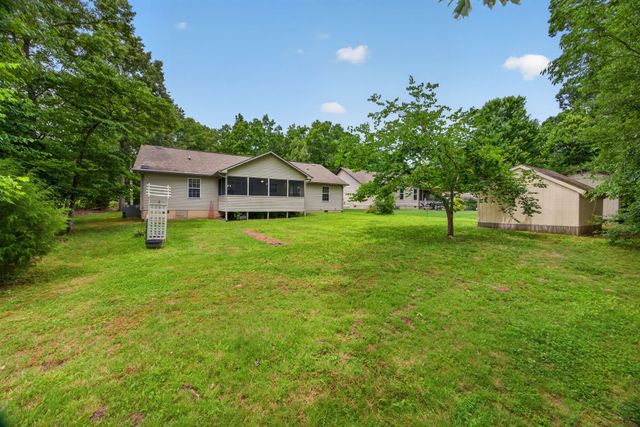 4024 Chica Rd, Crossville, TN 38572