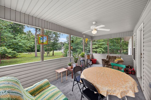 4024 Chica Rd, Crossville, TN 38572