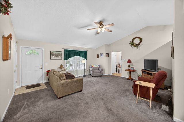 4024 Chica Rd, Crossville, TN 38572